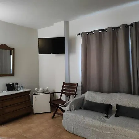 Welcoming 1 Bedroom Bed And Breakfast With Hot Tub فندق مبيت وإفطار Rozia